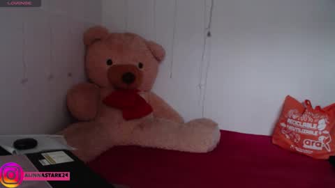 Anahi Browns online show from 30, 10, 2025