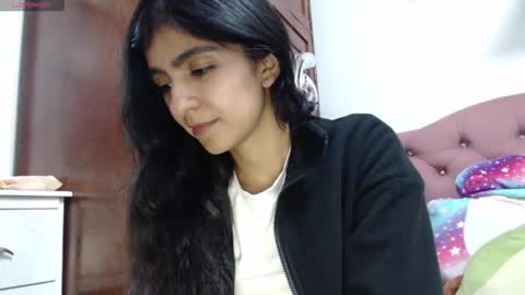 Snapshot of anahibrowns95 chatting on 18, 12, 2025 Anahi Browns online show from 18, 12, 2025