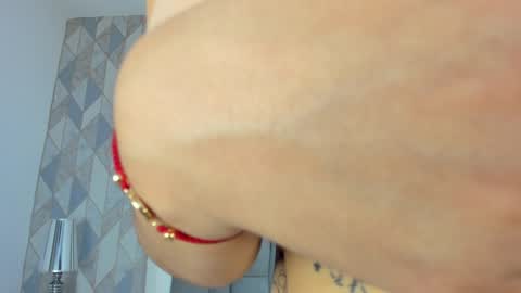 Snapshot of anais_cooper chatting on 11, 1, 2025 online show from 11, 1, 2025