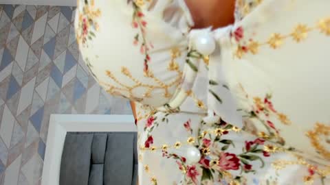 Snapshot of anais_cooper chatting on 12, 1, 2025 online show from 12, 1, 2025