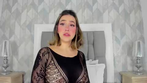 Snapshot of anais_cooper chatting on 1, 11, 2025 online show from 1, 11, 2025