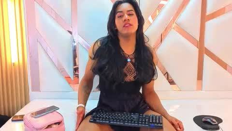 Snapshot of anaisa_tp chatting on 21, 10, 2025 Ana online show from 21, 10, 2025