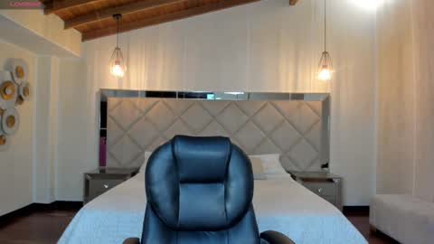 Snapshot of anaisnin1 chatting on 24, 10, 2025 Anais Nin online show from 24, 10, 2025