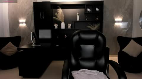 Snapshot of anaisnin1 chatting on 29, 10, 2025 Anais Nin online show from 29, 10, 2025