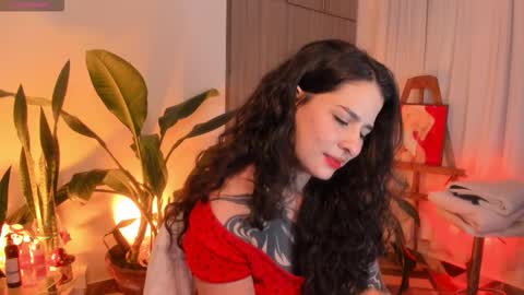 Snapshot of anakedartist chatting on 31, 10, 2025 Mariana online show from 31, 10, 2025