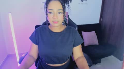 Snapshot of anakiss1 chatting on 6, 3, 2025 help me to get 100 thumps up online show from 6, 3, 2025