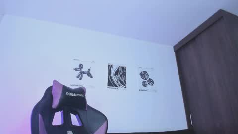 Snapshot of anakiss1 chatting on 6, 3, 2025 help me to get 100 thumps up online show from 6, 3, 2025