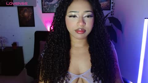 Snapshot of anakiss1 chatting on 16, 12, 2025 help me to get 100 thumps up online show from 16, 12, 2025