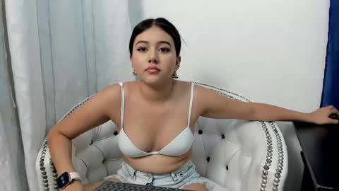 Snapshot of analia18_ chatting on 25, 2, 2025 analia18  online show from 25, 2, 2025