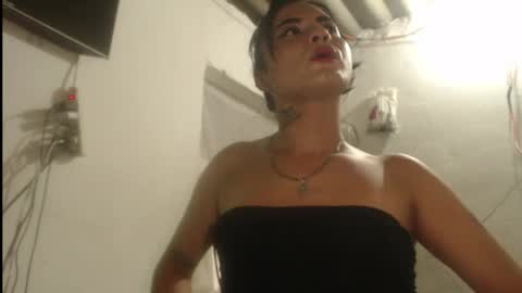 Analia smith online show from 8, 4, 2026