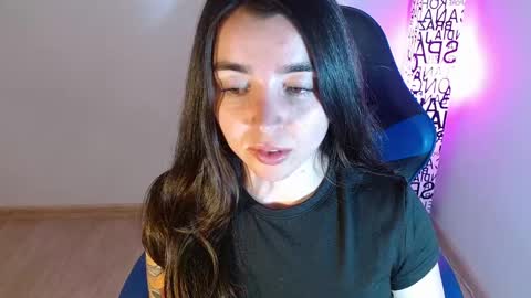 Snapshot of anarosse__ chatting on 4, 11, 2025 ana 3 online show from 4, 11, 2025