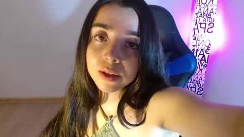 Snapshot of anarosse__ chatting on 9, 11, 2025 ana 3 online show from 9, 11, 2025