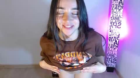 Snapshot of anarosse__ chatting on 11, 11, 2025 ana 3 online show from 11, 11, 2025