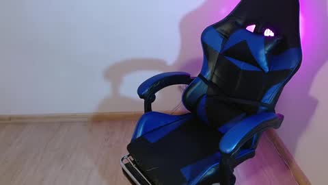 Snapshot of anarosse__ chatting on 13, 11, 2025 ana 3 online show from 13, 11, 2025