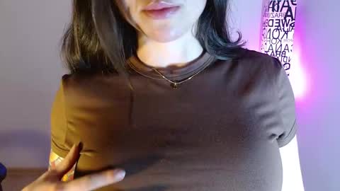 Snapshot of anarosse__ chatting on 14, 11, 2025 ana 3 online show from 14, 11, 2025