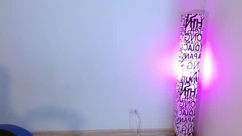 Snapshot of anarosse__ chatting on 15, 12, 2025 ana 3 online show from 15, 12, 2025