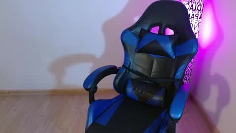 Snapshot of anarosse__ chatting on 16, 12, 2025 ana 3 online show from 16, 12, 2025