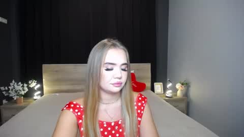 anastacyyellig online show from 6, 7, 2026
