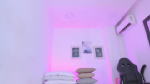 Snapshot of anastasia_lauren chatting on 17, 10, 2025 Ana online show from 17, 10, 2025