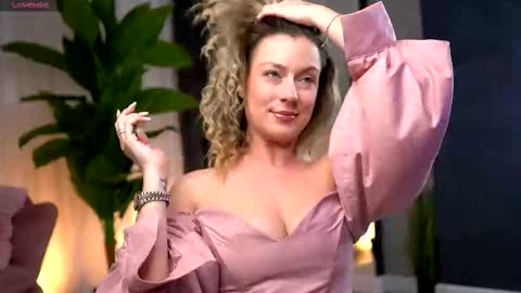 AnastasiaMills online show from 16, 12, 2025