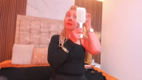 Snapshot of anastasiataylor_ chatting on 12, 9, 2025 Ana 3 online show from 12, 9, 2025