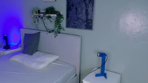 Kendra  online show from 4, 4, 2026