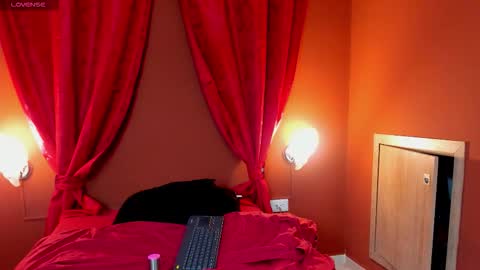 Snapshot of anazztasia_squirt chatting on 16, 12, 2025 anazztasia_squirt online show from 16, 12, 2025