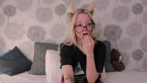 andneveragain online show from 29, 1, 2025