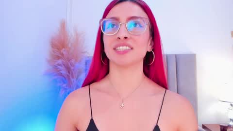 Andra Cyrus online show from 8, 1, 2025