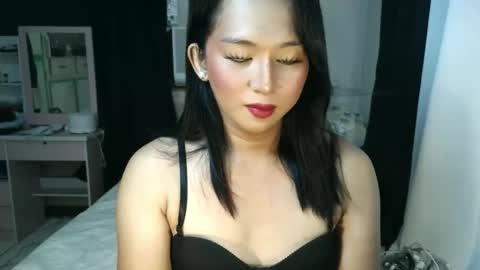 Snapshot of andrea_grande chatting on 18, 11, 2025 yanie online show from 18, 11, 2025