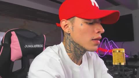 Snapshot of andrees_s chatting on 28, 10, 2025 andrees_s online show from 28, 10, 2025