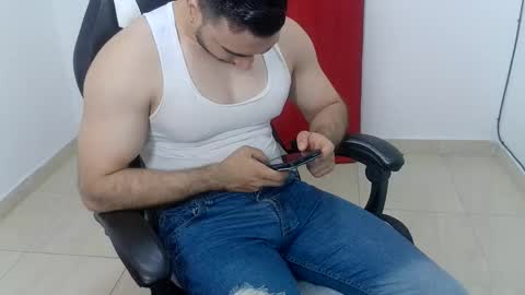 andres180950734 online show from 15, 9, 2025