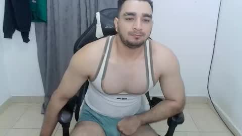 Snapshot of andres180950734 chatting on 9, 6, 2026 andres180950734 online show from 9, 6, 2026