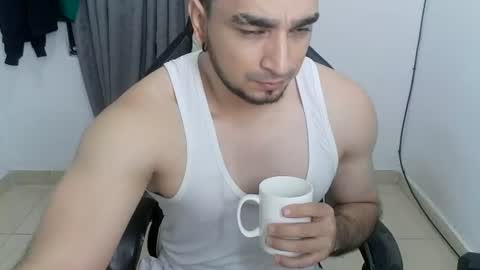 Snapshot of andres180950734 chatting on 15, 6, 2026 andres180950734 online show from 15, 6, 2026