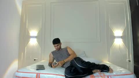 Snapshot of andres_stud chatting on 22, 6, 2026 andres_stud online show from 22, 6, 2026