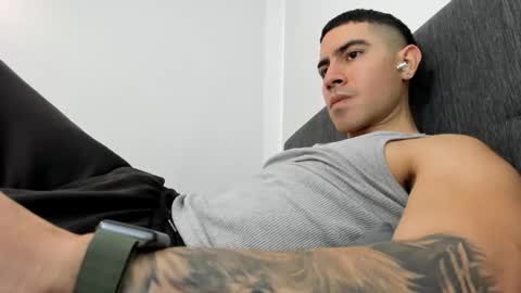 Snapshot of andresjuan92 chatting on 13, 9, 2025 onlyfanscallmegotter online show from 13, 9, 2025