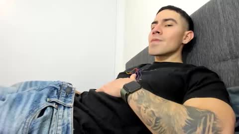 Snapshot of andresjuan92 chatting on 28, 9, 2025 onlyfanscallmegotter online show from 28, 9, 2025