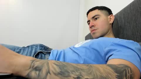 Snapshot of andresjuan92 chatting on 23, 10, 2025 onlyfanscallmegotter online show from 23, 10, 2025