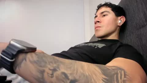 Snapshot of andresjuan92 chatting on 1, 8, 2026 onlyfanscallmegotter online show from 1, 8, 2026