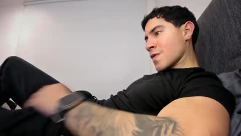 Snapshot of andresjuan92 chatting on 7, 8, 2026 onlyfanscallmegotter online show from 7, 8, 2026