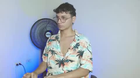 Snapshot of andrew_dann chatting on 15, 11, 2025 andres online show from 15, 11, 2025