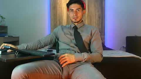 Snapshot of andrew_elliot chatting on 5, 11, 2025 Andrew online show from 5, 11, 2025