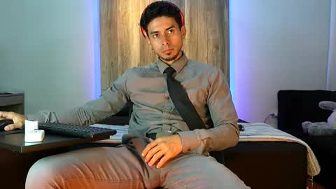 Snapshot of andrew_elliot chatting on 16, 11, 2025 Andrew online show from 16, 11, 2025