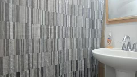 Snapshot of andrewo42601 chatting on 17, 10, 2025 andrewo42601 online show from 17, 10, 2025