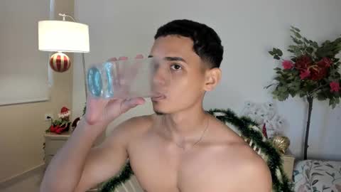 Snapshot of andrewrush_ chatting on 17, 11, 2025 andrewrush_ online show from 17, 11, 2025