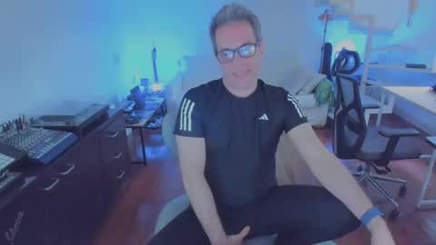 Snapshot of andy0pandi chatting on 6, 11, 2025 Andrew online show from 6, 11, 2025