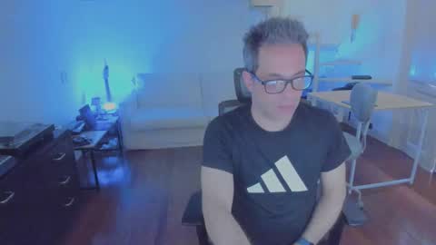 Snapshot of andy0pandi chatting on 12, 11, 2025 Andrew online show from 12, 11, 2025