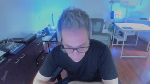 Snapshot of andy0pandi chatting on 18, 11, 2025 Andrew online show from 18, 11, 2025