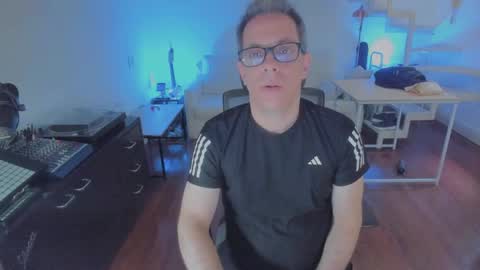 Snapshot of andy0pandi chatting on 28, 11, 2025 Andrew online show from 28, 11, 2025