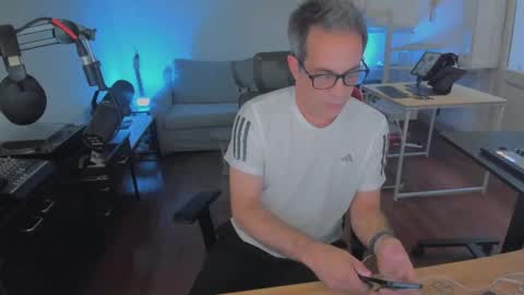 Snapshot of andy0pandi chatting on 6, 3, 2026 Andrew online show from 6, 3, 2026